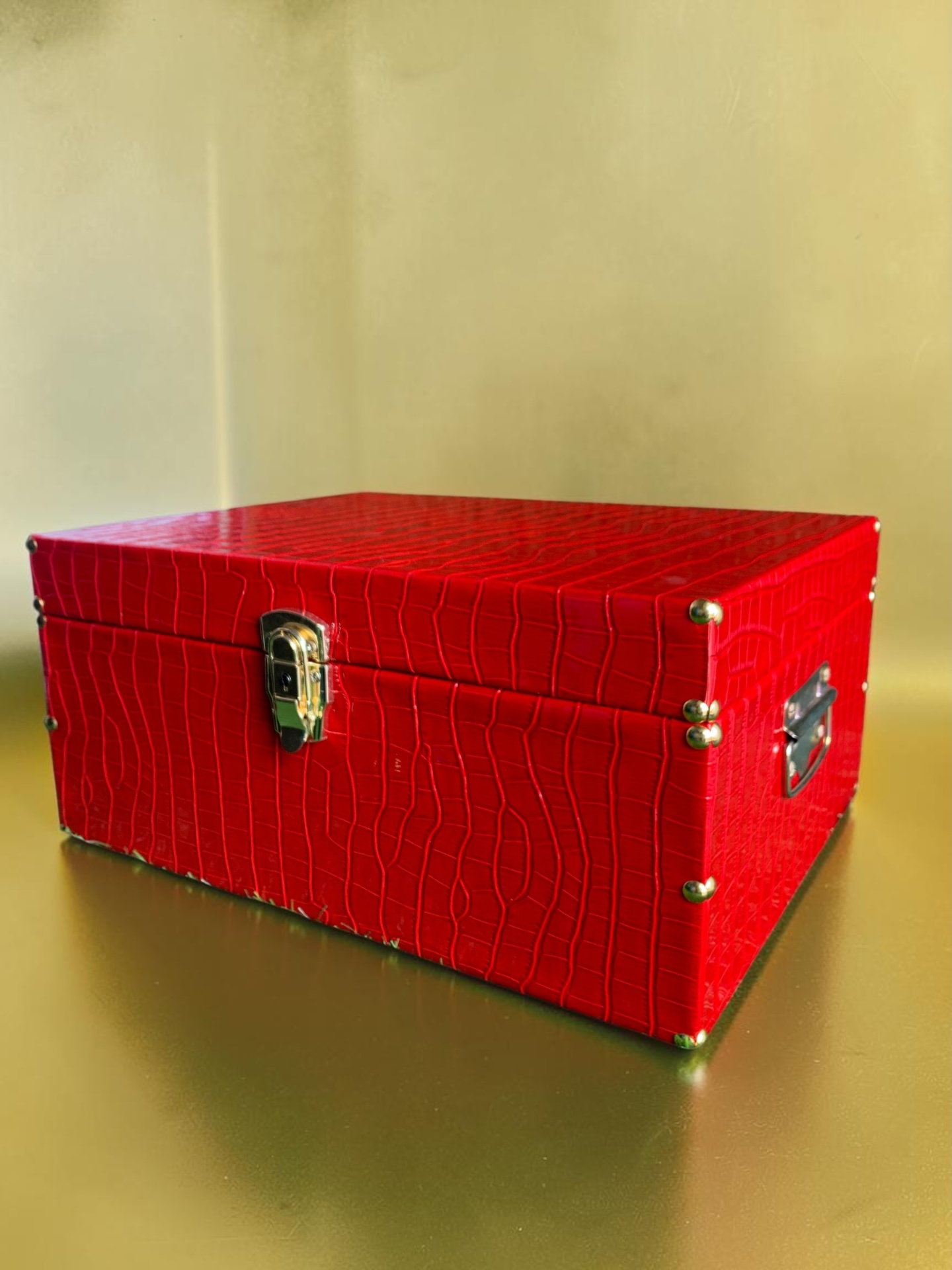 Ruby Croc Leather Trunk — Grande